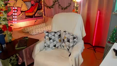 Snapshot of forest_lina chatting on February 16, 2025, 1:05 pm online show from February 16, 2025, 1:05 pm