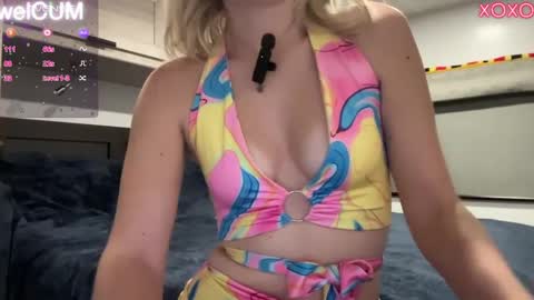 Snapshot of foreverkinkyy chatting on January 30, 2025, 1:44 am Elaine online show from January 30, 2025, 1:44 am