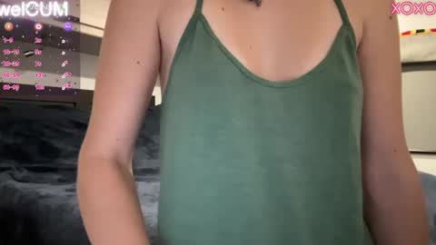 Snapshot of foreverkinkyy chatting on February 19, 2025, 2:01 am Elaine online show from February 19, 2025, 2:01 am