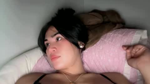 KHATRINA STACIE MARIE online show from December 5, 2025, 1:20 pm