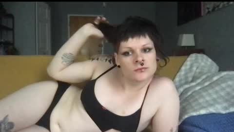 forthedolls online show from September 17, 2025, 7:04 pm