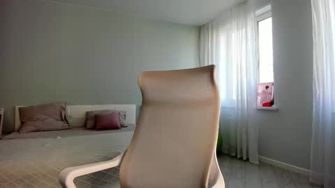 Snapshot of fox_beauty chatting on September 10, 2025, 12:43 am Kira online show from September 10, 2025, 12:43 am