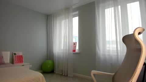 Snapshot of fox_beauty chatting on September 16, 2025, 1:17 am Kira online show from September 16, 2025, 1:17 am