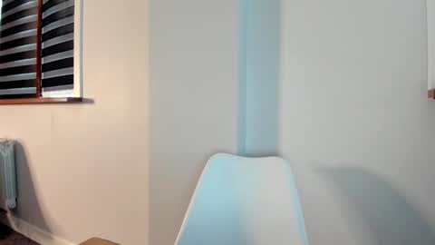 Snapshot of fox_beauty chatting on October 14, 2025, 1:06 am Kira online show from October 14, 2025, 1:06 am