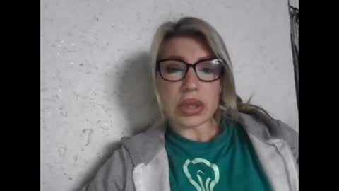 fox_red_lady7 online show from February 8, 2026, 9:23 am