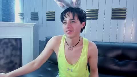 Snapshot of fox_white_ chatting on July 16, 2026, 6:36 pm . FOX WHITE . online show from July 16, 2026, 6:36 pm