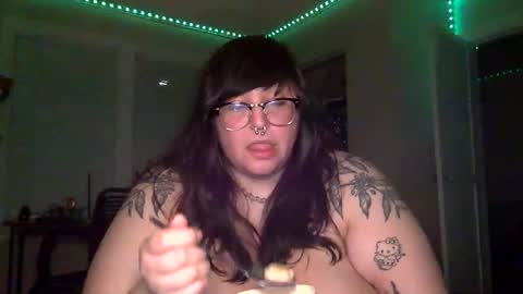 Snapshot of foxdarling96 chatting on February 4, 2026, 4:40 am foxdarling96 online show from February 4, 2026, 4:40 am