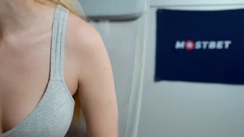 CUSTOM PHOTOS AND VIDEOS -  online show from January 8, 2025, 6:20 pm