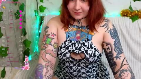 Snapshot of foxgirlandmerguis chatting on February 6, 2026, 2:53 pm Belinda online show from February 6, 2026, 2:53 pm