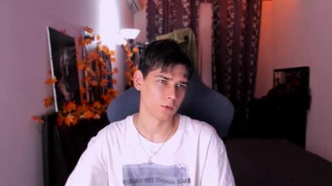 Snapshot of foxicfu chatting on November 3, 2025, 1:12 pm Foxicfu online show from November 3, 2025, 1:12 pm