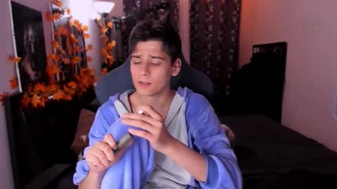 Snapshot of foxicfu chatting on November 5, 2025, 7:58 pm Foxicfu online show from November 5, 2025, 7:58 pm