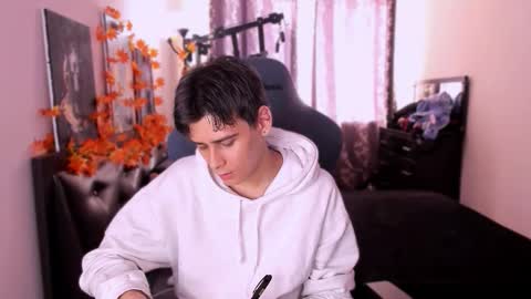 Snapshot of foxicfu chatting on November 7, 2025, 4:12 am Foxicfu online show from November 7, 2025, 4:12 am