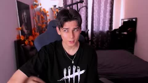 Snapshot of foxicfu chatting on November 20, 2025, 8:25 am Foxicfu online show from November 20, 2025, 8:25 am