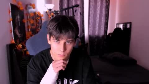 Snapshot of foxicfu chatting on December 3, 2025, 7:38 am Foxicfu online show from December 3, 2025, 7:38 am