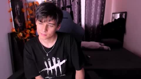 Snapshot of foxicfu chatting on December 4, 2025, 8:12 am Foxicfu online show from December 4, 2025, 8:12 am