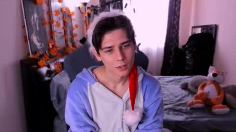 Snapshot of foxicfu chatting on December 18, 2025, 7:03 am Foxicfu online show from December 18, 2025, 7:03 am