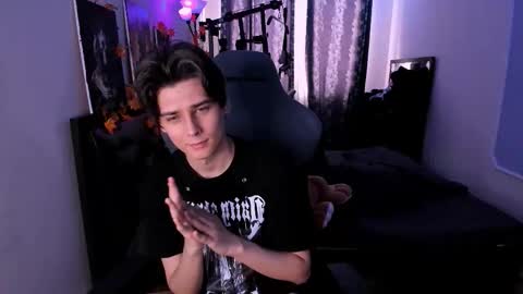 Snapshot of foxicfu chatting on January 17, 2026, 8:08 am Foxicfu online show from January 17, 2026, 8:08 am