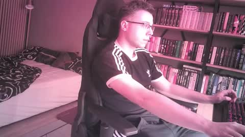 Snapshot of foxking4u chatting on November 2, 2025, 7:27 pm Adrian online show from November 2, 2025, 7:27 pm