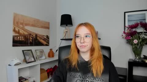 Snapshot of foxsonya chatting on May 18, 2026, 5:24 am Sonya online show from May 18, 2026, 5:24 am