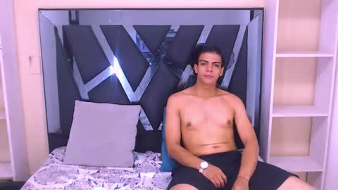 Snapshot of foxter_ chatting on December 5, 2025, 7:21 pm Foxter online show from December 5, 2025, 7:21 pm