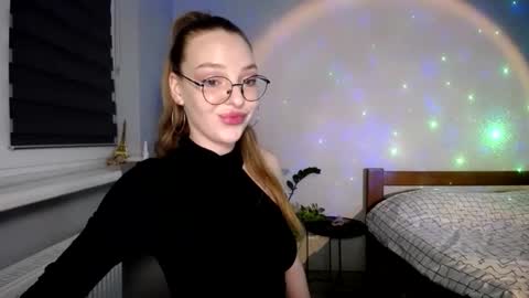 foxxialice online show from November 23, 2025, 4:18 pm