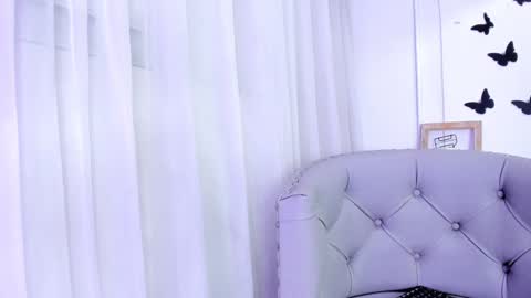 Snapshot of foxy200__ chatting on January 22, 2025, 10:59 pm Foxy online show from January 22, 2025, 10:59 pm