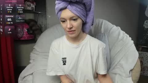 Foxy online show from February 25, 2025, 3:52 am