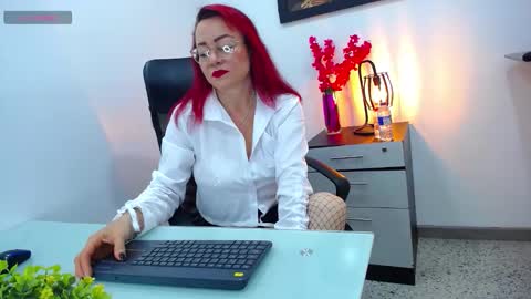 Snapshot of foxy_miilf chatting on October 24, 2025, 1:29 pm Foxy miilf online show from October 24, 2025, 1:29 pm