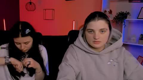 Snapshot of foxy_tease_ chatting on December 18, 2025, 8:15 pm foxy_tease_ online show from December 18, 2025, 8:15 pm