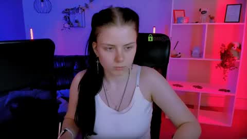foxy_tease_ online show from May 18, 2026, 4:07 am