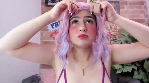 Miss Valeria online show from December 3, 2025, 6:06 pm