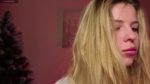 Snapshot of foxy_vibes chatting on November 30, 2025, 5:33 am Ammy Fox online show from November 30, 2025, 5:33 am