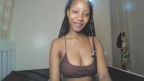 Snapshot of foxyatmidnite chatting on May 29, 2026, 2:04 pm foxyatmidnite online show from May 29, 2026, 2:04 pm