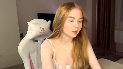 Snapshot of foxyenchantress chatting on March 9, 2026, 7:29 pm Sai online show from March 9, 2026, 7:29 pm