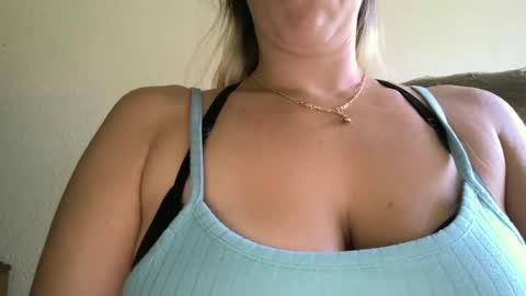 Snapshot of foxyfaye1 chatting on September 26, 2025, 8:02 pm foxyfaye1 online show from September 26, 2025, 8:02 pm