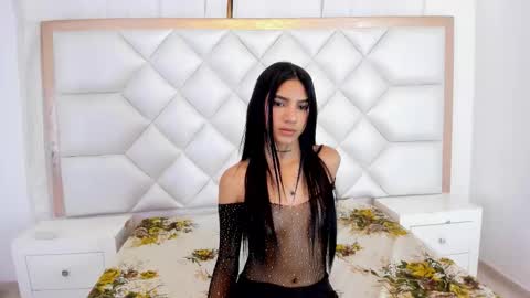 foxyhillx online show from November 5, 2025, 8:53 pm