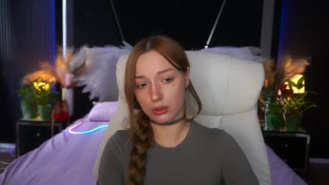 Snapshot of foxymayy chatting on May 10, 2026, 1:49 pm Maya online show from May 10, 2026, 1:49 pm