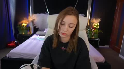 Snapshot of foxymayy chatting on June 3, 2026, 1:03 pm Maya online show from June 3, 2026, 1:03 pm