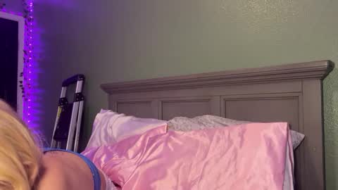 roxie online show from September 17, 2025, 6:37 am