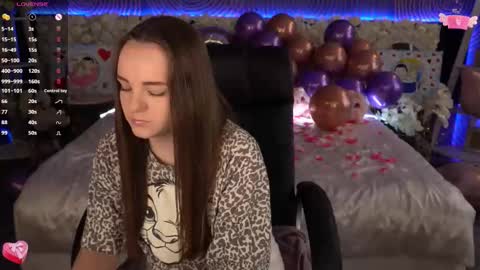 Snapshot of foxyshyyy chatting on February 12, 2026, 11:27 am Inna online show from February 12, 2026, 11:27 am