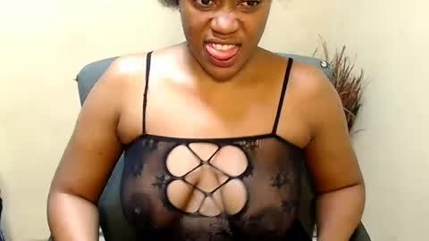 Snapshot of foxyvibez chatting on July 1, 2026, 9:14 pm foxyvibez online show from July 1, 2026, 9:14 pm