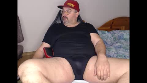 Snapshot of fraboys chatting on February 19, 2025, 8:01 am Fraboys online show from February 19, 2025, 8:01 am