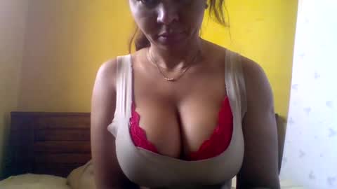 fracisca2204 online show from September 12, 2025, 5:18 am