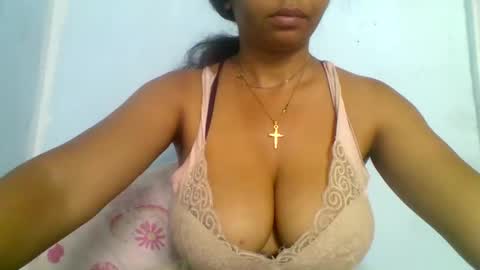 fracisca2204 online show from December 3, 2025, 5:04 am