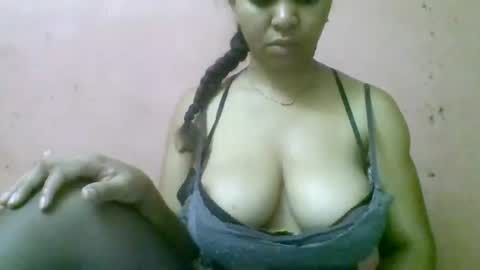 Snapshot of fracisca2204 chatting on December 21, 2025, 5:03 am fracisca2204 online show from December 21, 2025, 5:03 am