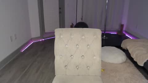 Angel online show from March 11, 2025, 1:37 am