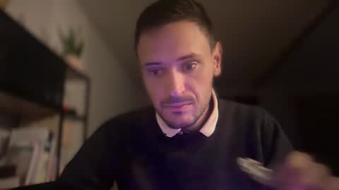 fraisetagada359 online show from November 6, 2025, 6:36 am