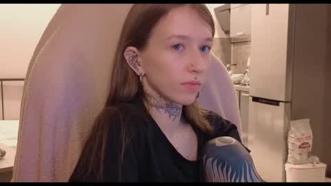 Snapshot of fran_bow chatting on November 22, 2025, 11:20 am fran_bow online show from November 22, 2025, 11:20 am