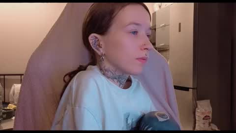 Snapshot of fran_bow chatting on November 24, 2025, 11:26 pm fran_bow online show from November 24, 2025, 11:26 pm