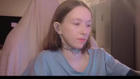 Snapshot of fran_bow chatting on February 5, 2026, 8:13 pm fran_bow online show from February 5, 2026, 8:13 pm